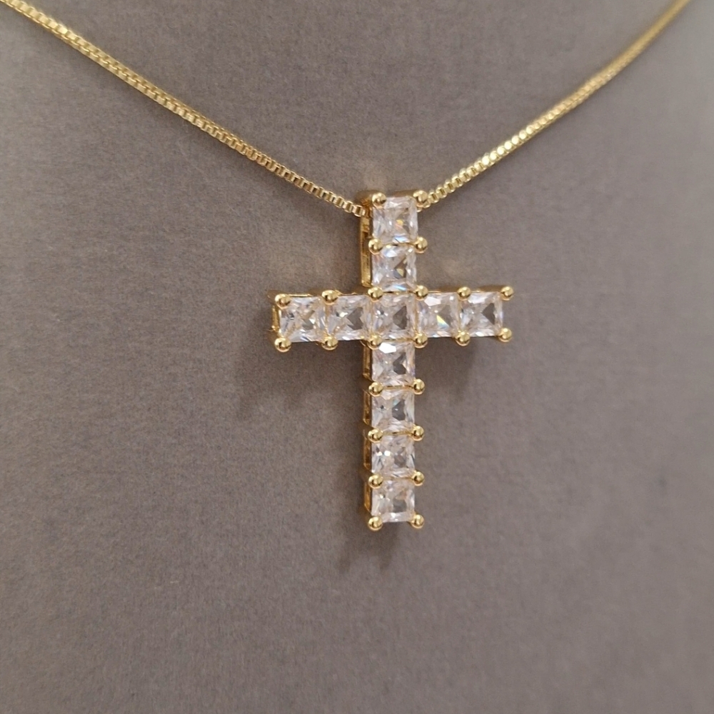 Diamond Princess Cut dainty cross necklace - Picture 1 of 8